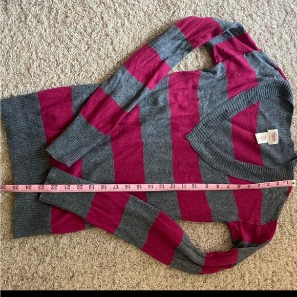 Mossimo Striped V Neck Sweater - Picture 5 of 8